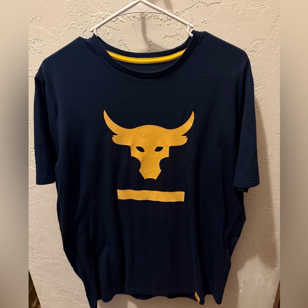 Under Armour Project Rock Navy Shirt with Yellow Trim Mens Size Medium